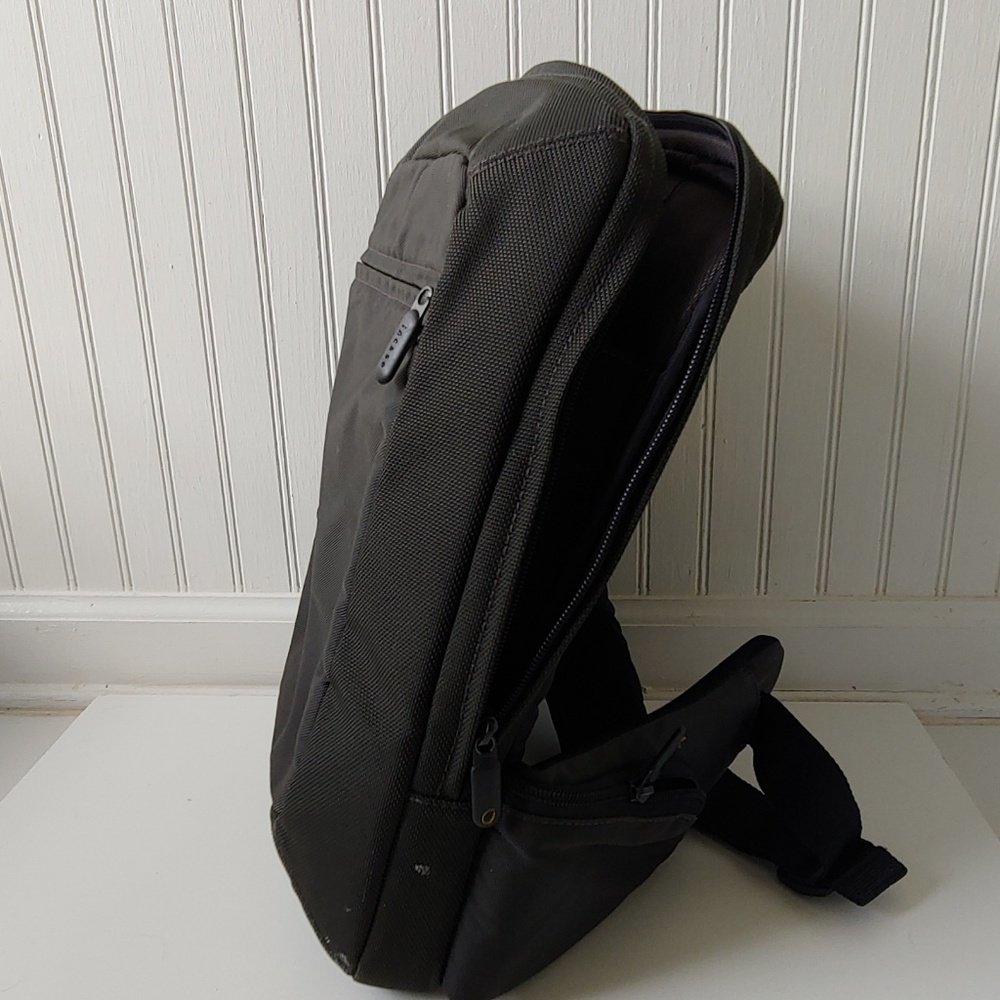 Incase Backpack - image 2